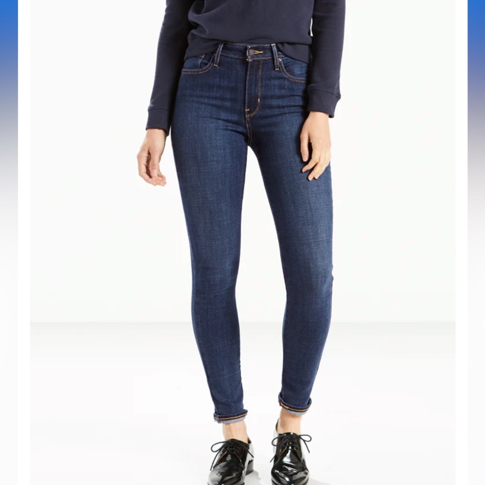 Levi’s 721 High Rise Skinny In Blue Story Size 27 Length 28